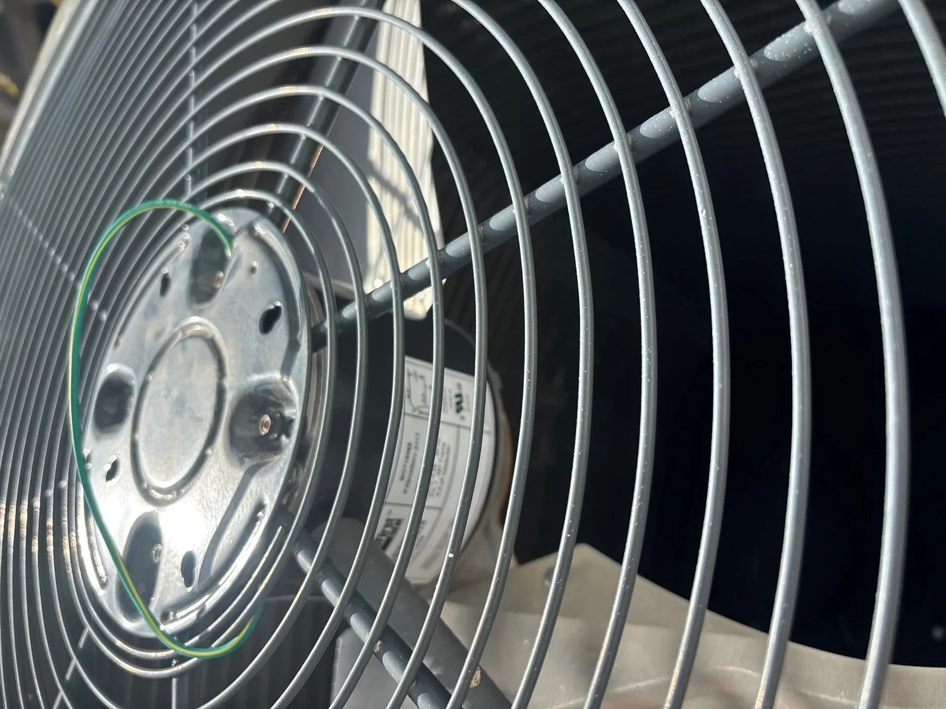 Outdoor AC Fan Not Spinning in Tiki Island