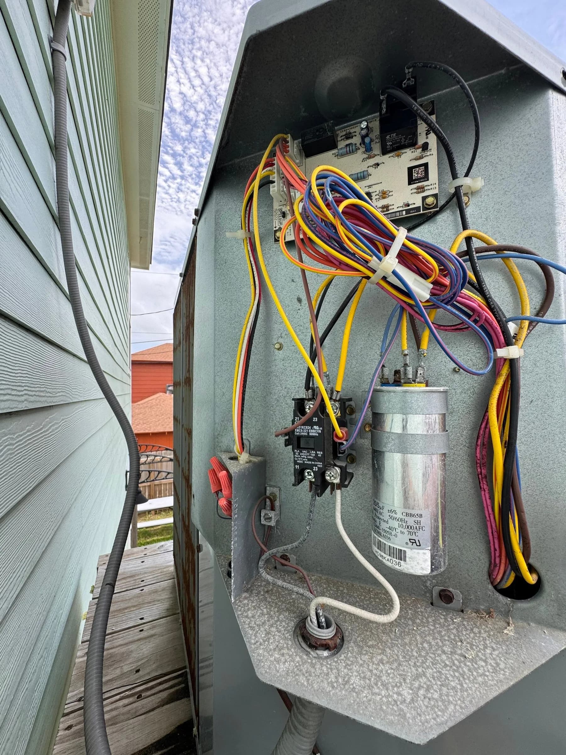 AC Not Cooling in the June Heat in Freeport